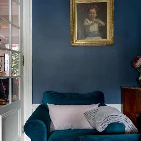 Opulent Blues In Batignolles * Παρίσι