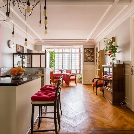 Opulent Blues In Batignolles *